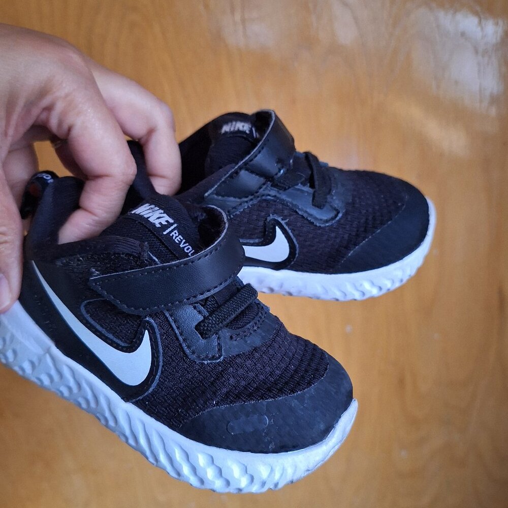Nike Revolution sneakers toddler 5c